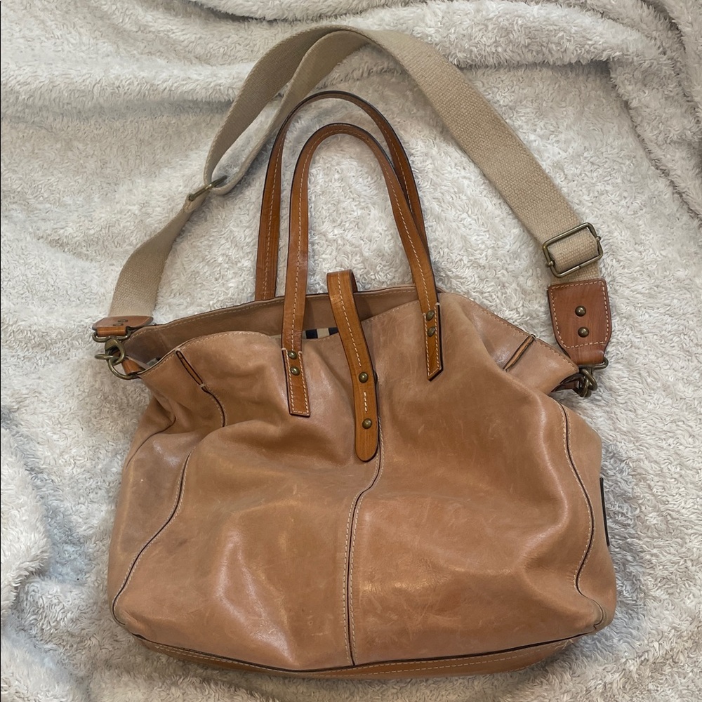 Leather Tote Bag in Light Brown - Casual Everyday Carry